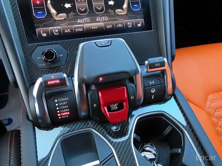 Фото 11 - Lamborghini Urus