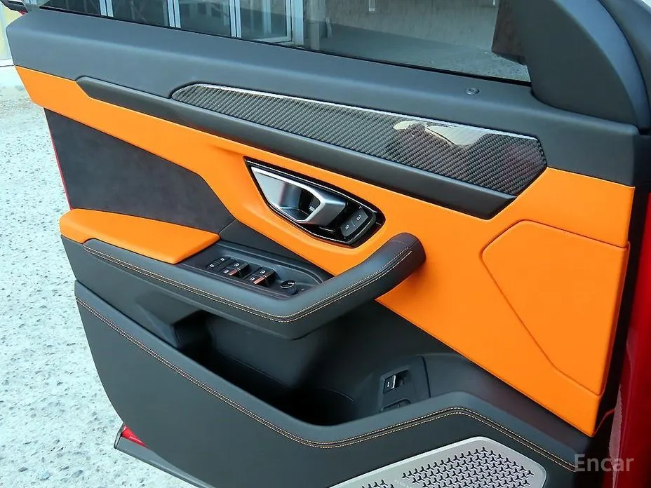 Фото 12 - Lamborghini Urus