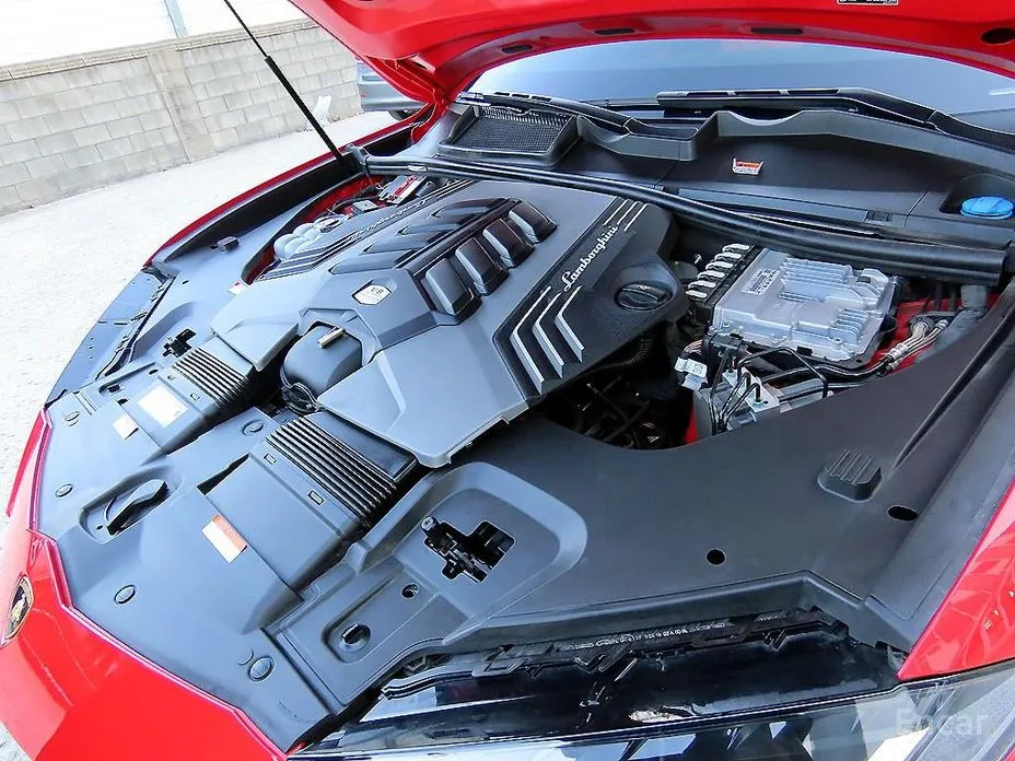 Фото 19 - Lamborghini Urus