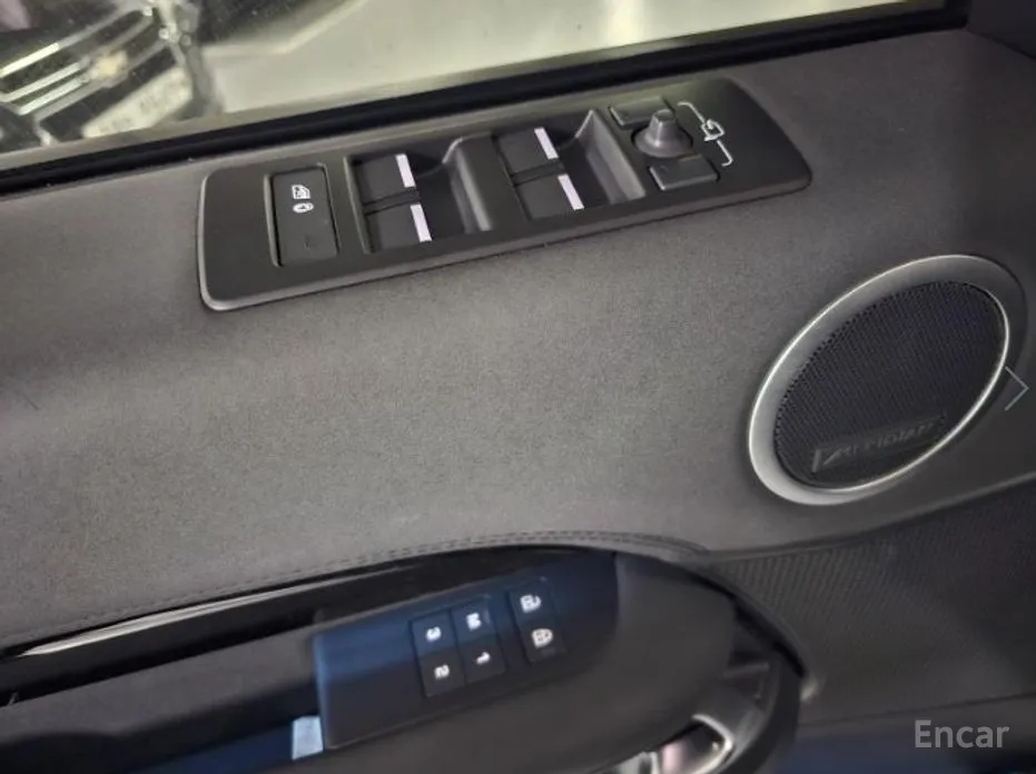 Фото 13 - Land Rover Discovery