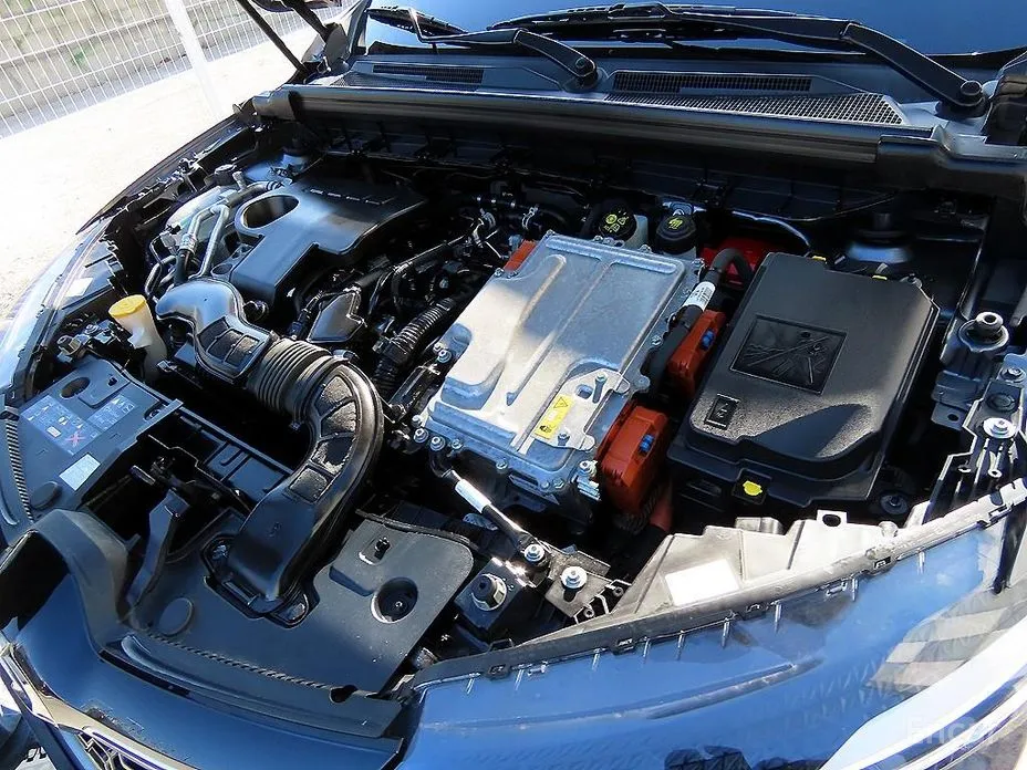 Фото 19 - Renault XM3