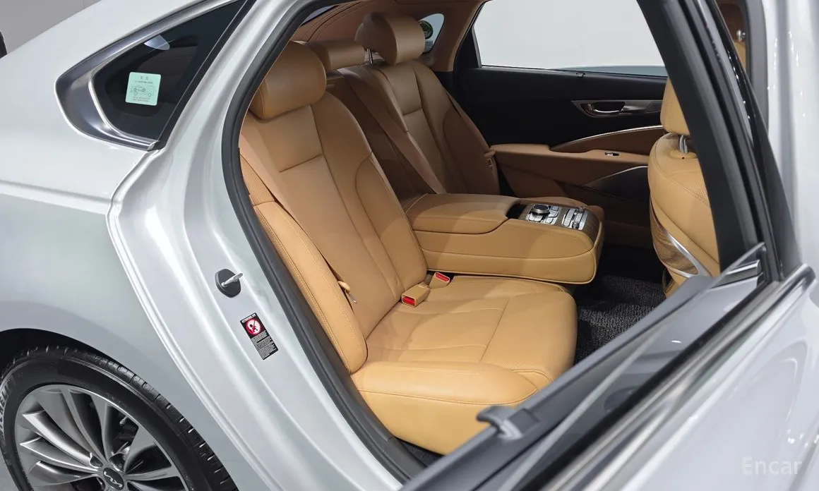 Фото 12 - Kia K9