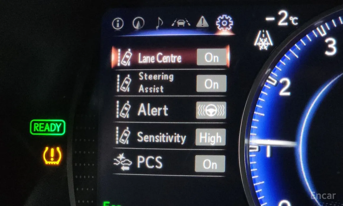 Фото 16 - Lexus ES