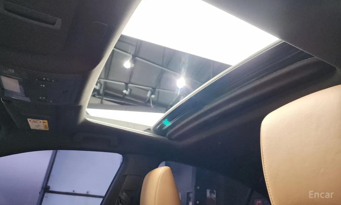 Фото 19 - Lexus ES