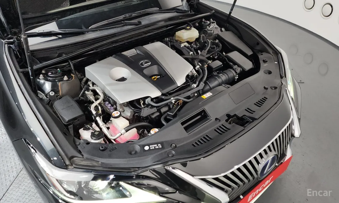 Фото 6 - Lexus ES