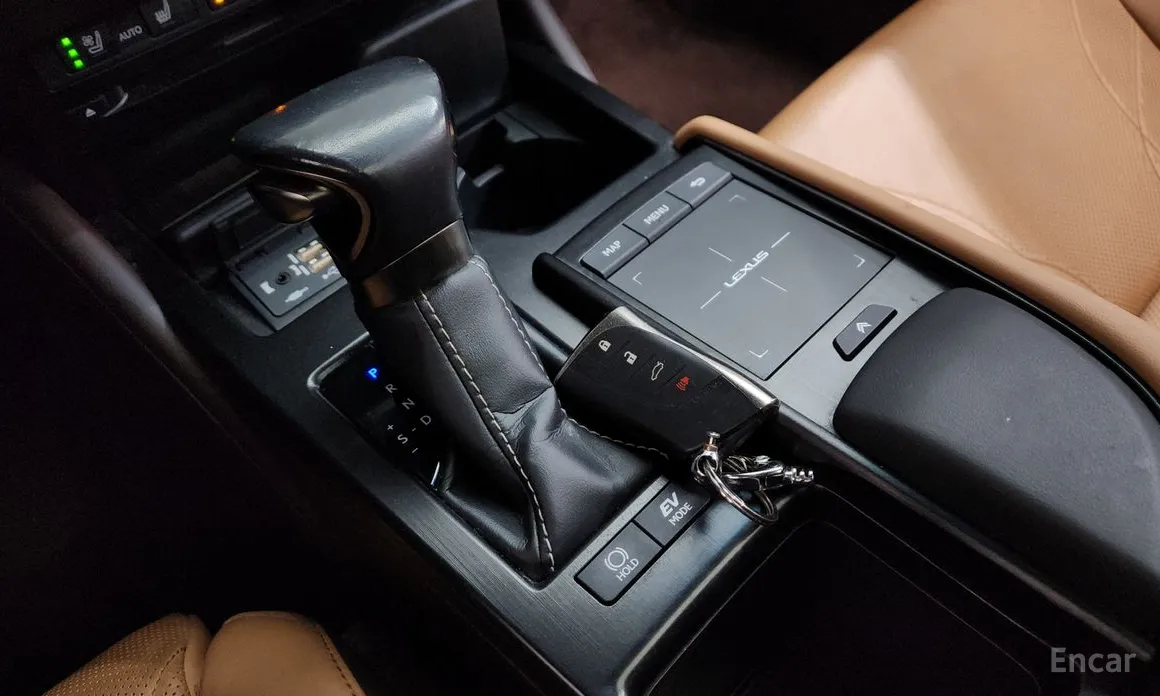 Фото 9 - Lexus ES