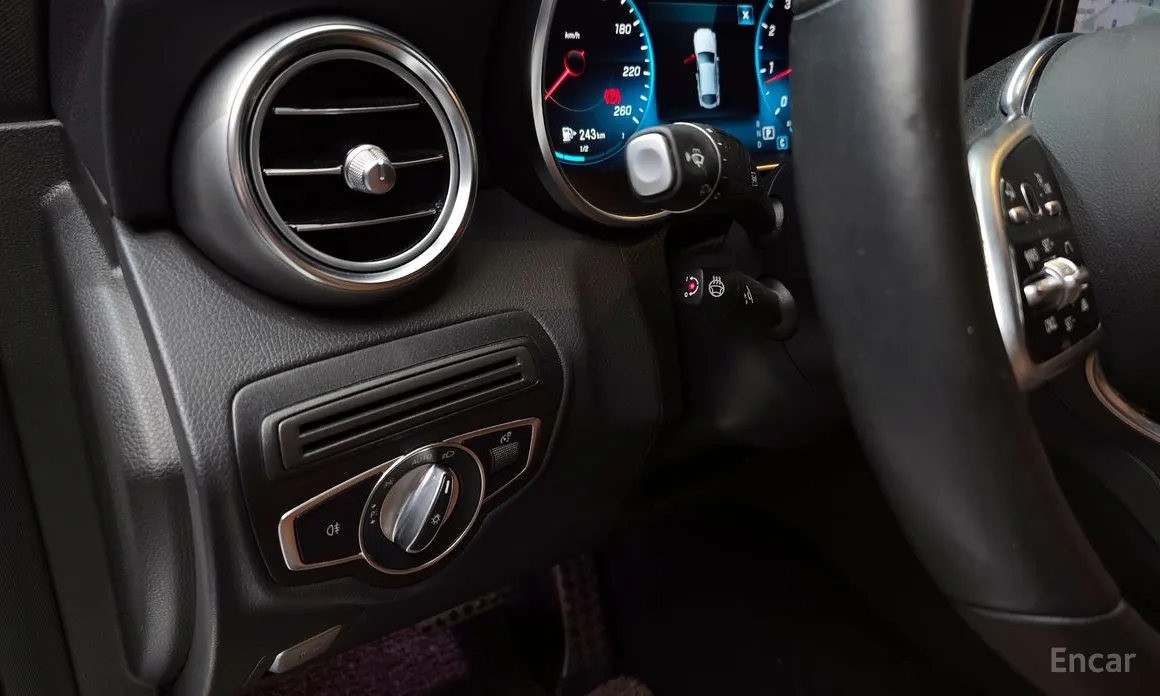 Фото 17 - Mercedes-Benz GLC-Class