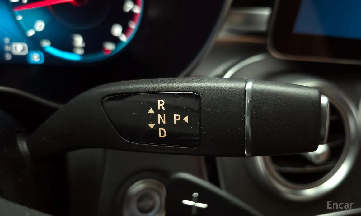 Фото 9 - Mercedes-Benz GLC-Class