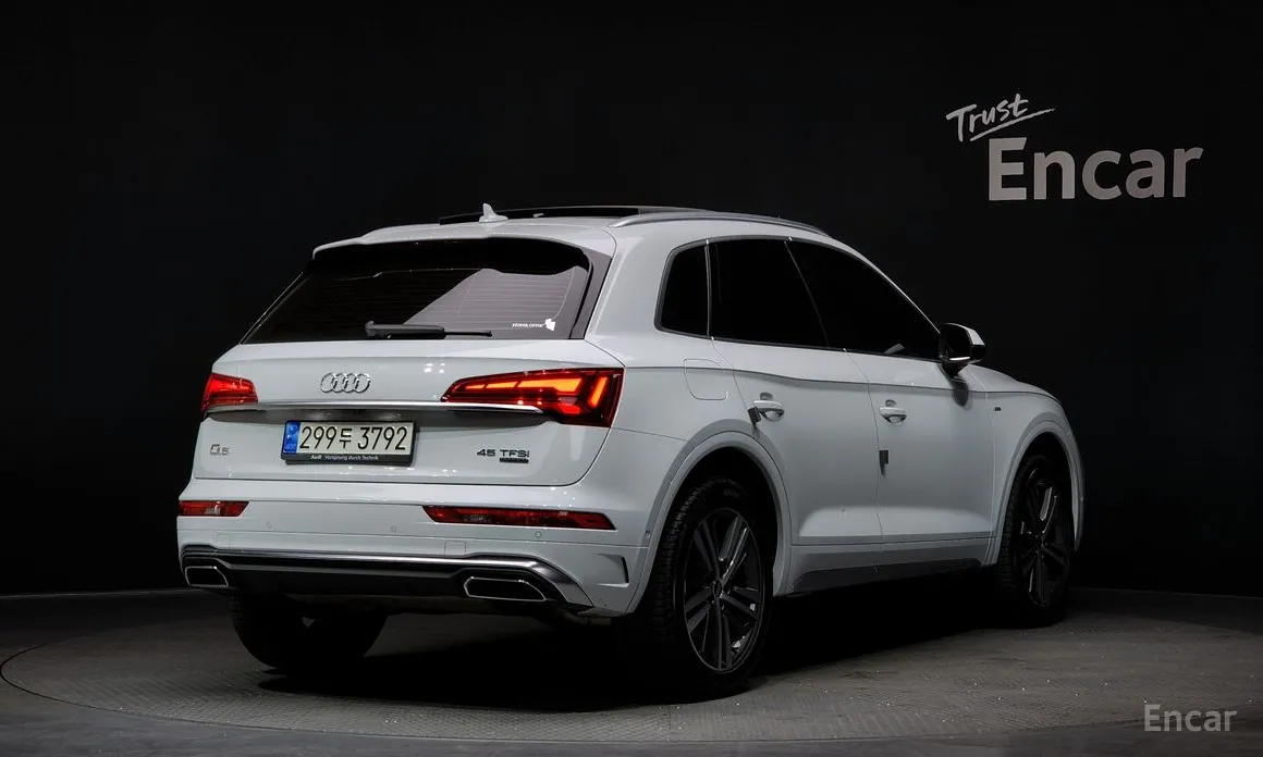 Фото 2 - Audi Q5