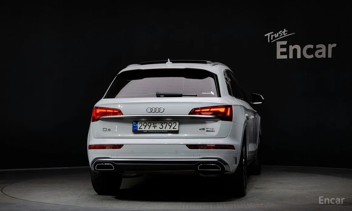 Фото 4 - Audi Q5