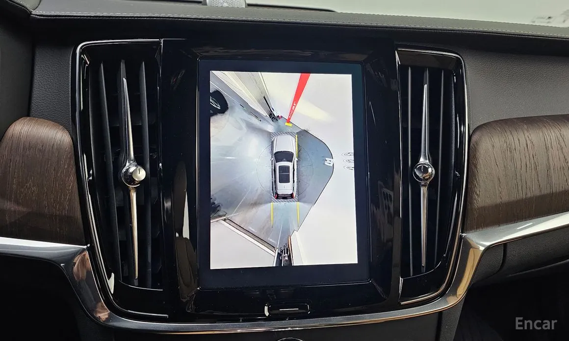 Фото 15 - Volvo V90