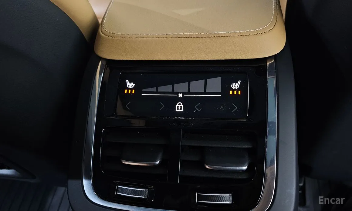 Фото 16 - Volvo V90