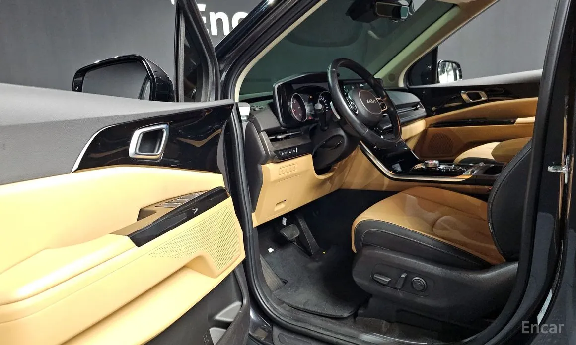 Фото 10 - Kia Carnival