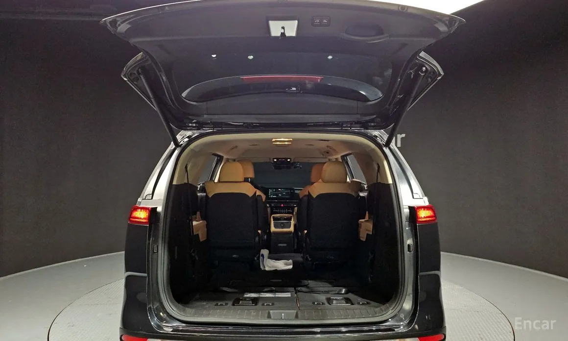 Фото 20 - Kia Carnival