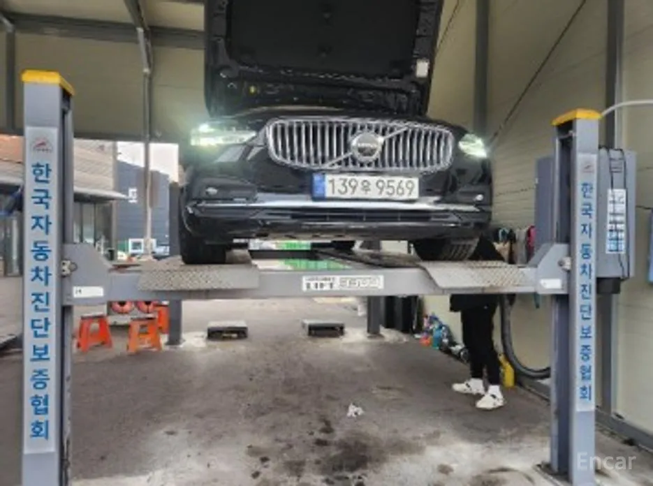 Фото 1 - Volvo S90