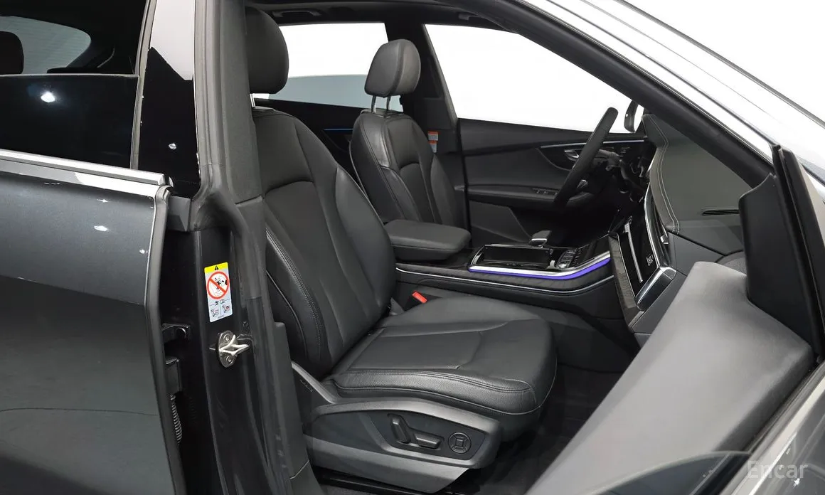 Фото 10 - Audi Q8