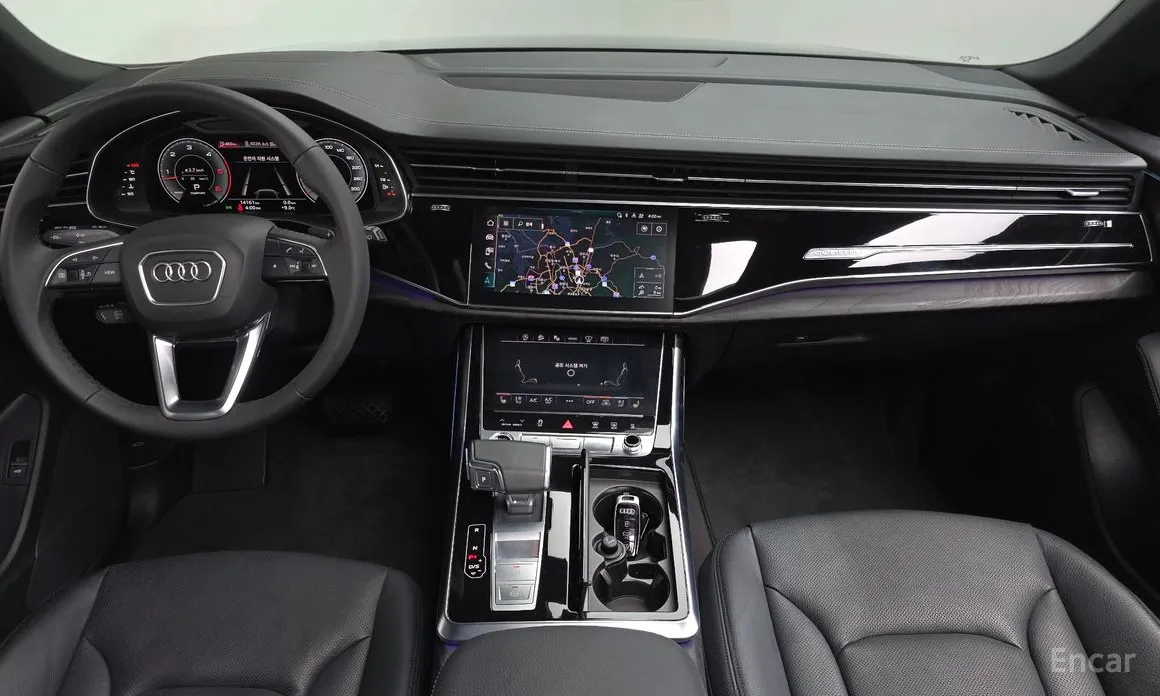 Фото 7 - Audi Q8