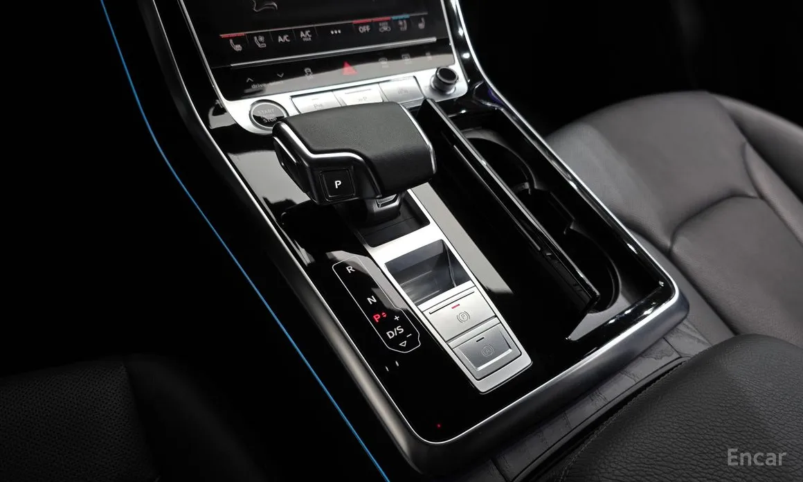 Фото 9 - Audi Q8