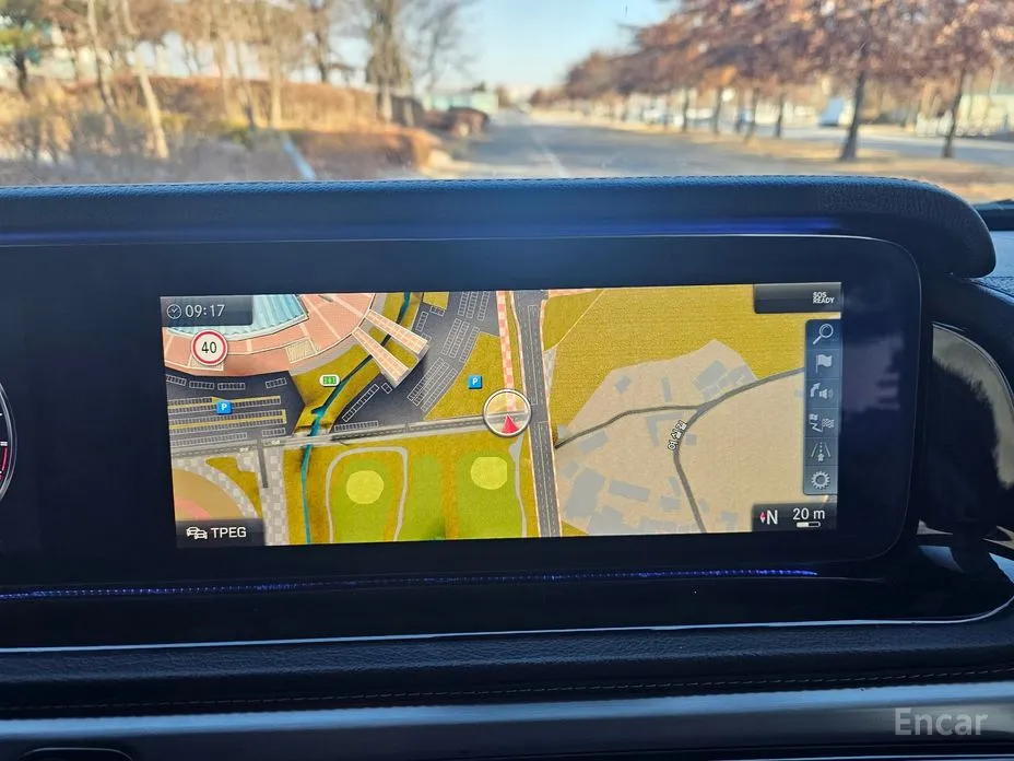 Фото 9 - Mercedes-Benz G-Class