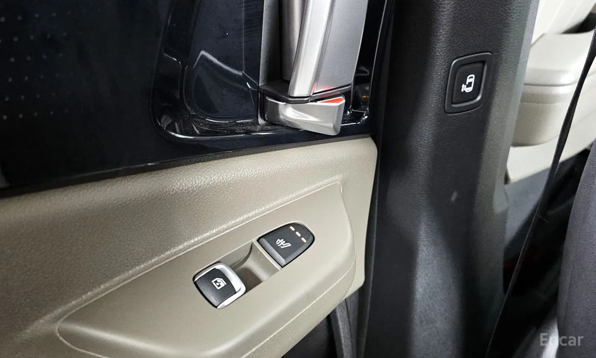 Photo 19 - Kia Carnival