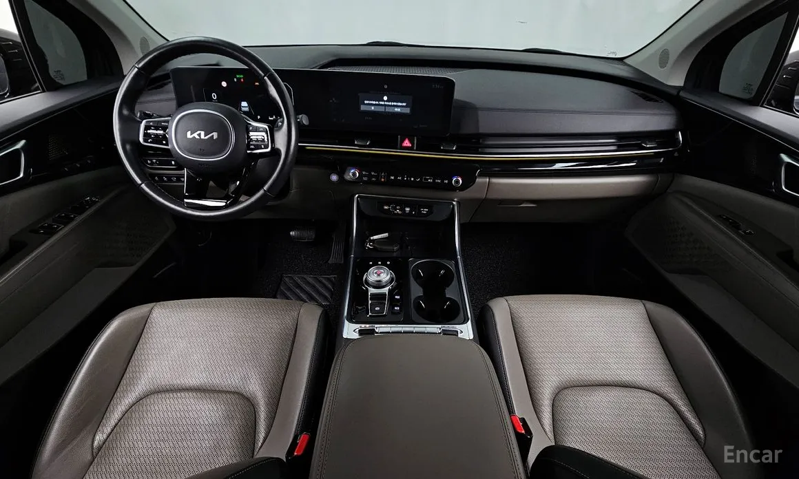 Photo 7 - Kia Carnival