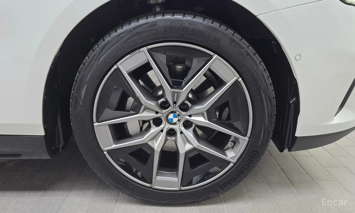 Фото 5 - BMW 5 Series