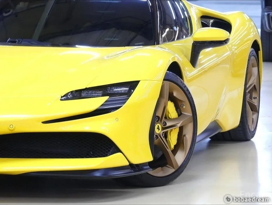 Фото 15 - Ferrari SF90