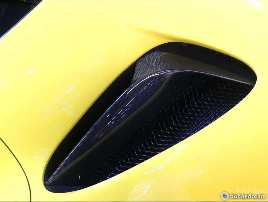 Фото 16 - Ferrari SF90