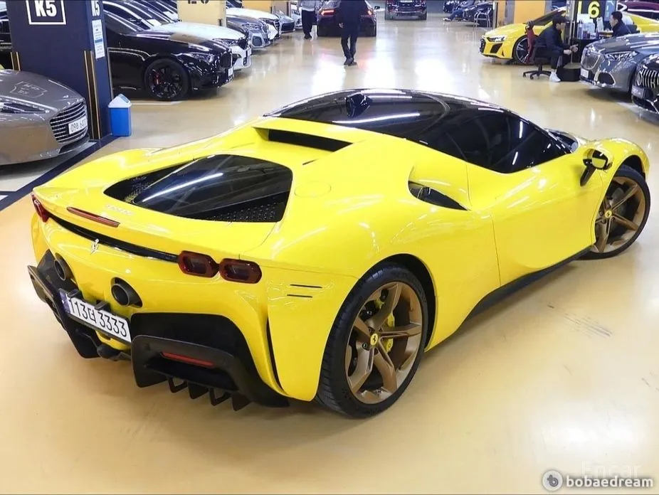 Фото 19 - Ferrari SF90