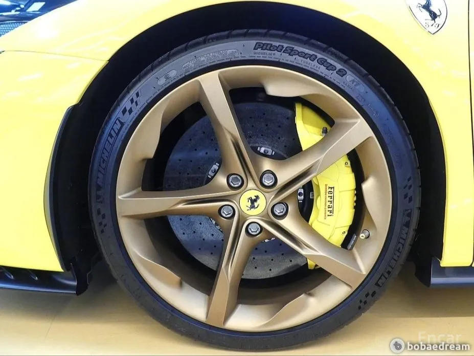 Фото 8 - Ferrari SF90