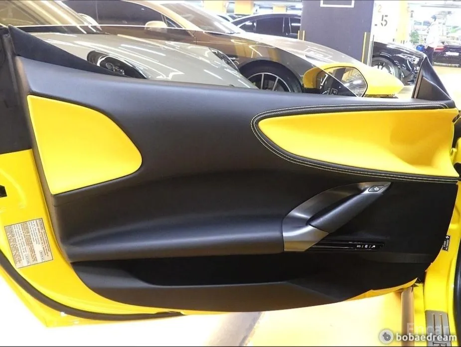 Фото 9 - Ferrari SF90