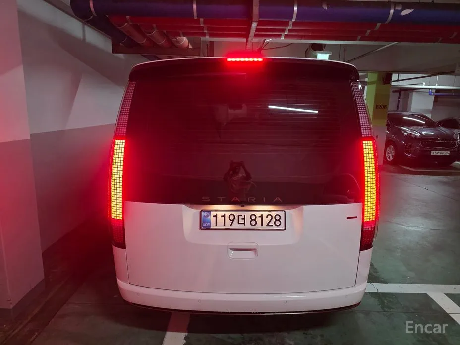 Фото 4 - Hyundai Staria