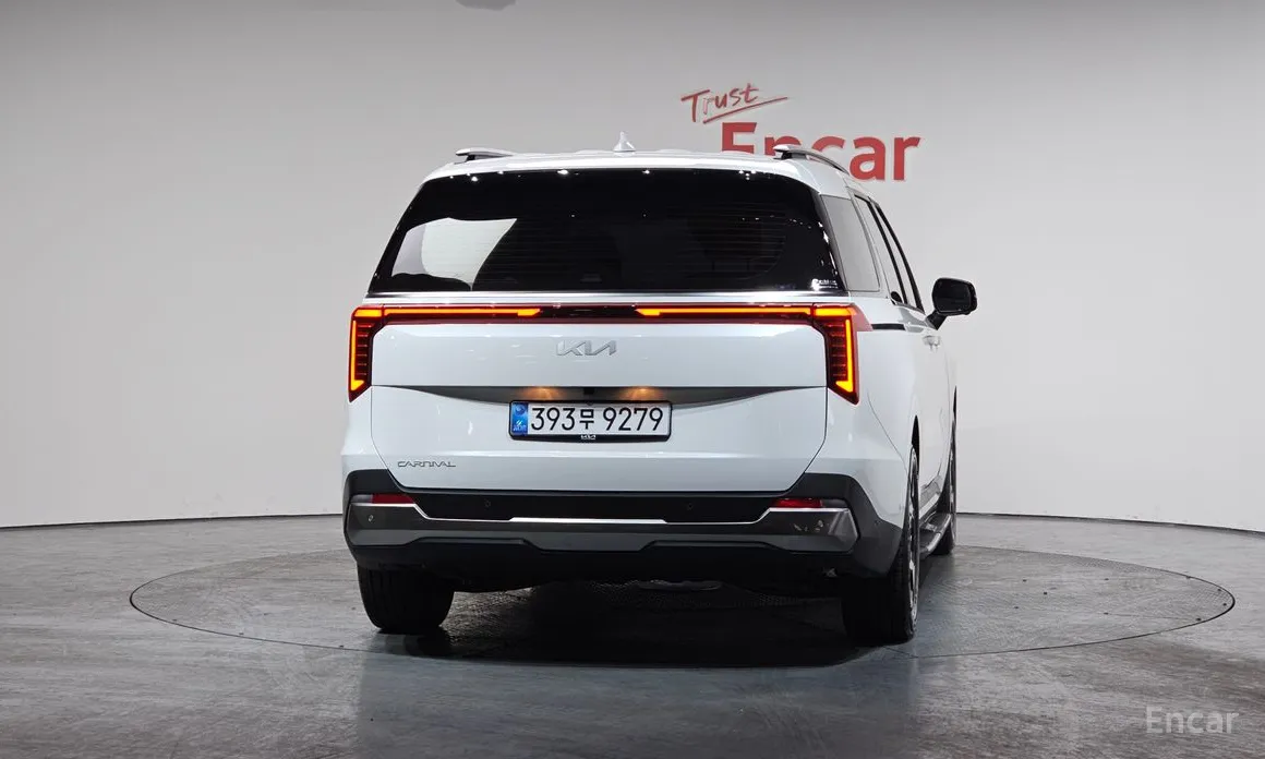 Фото 4 - Kia Carnival