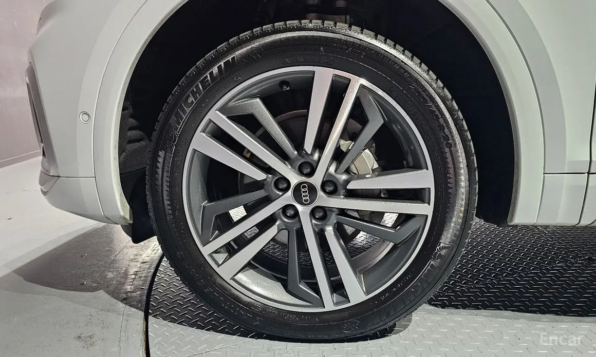 Фото 5 - Audi Q5