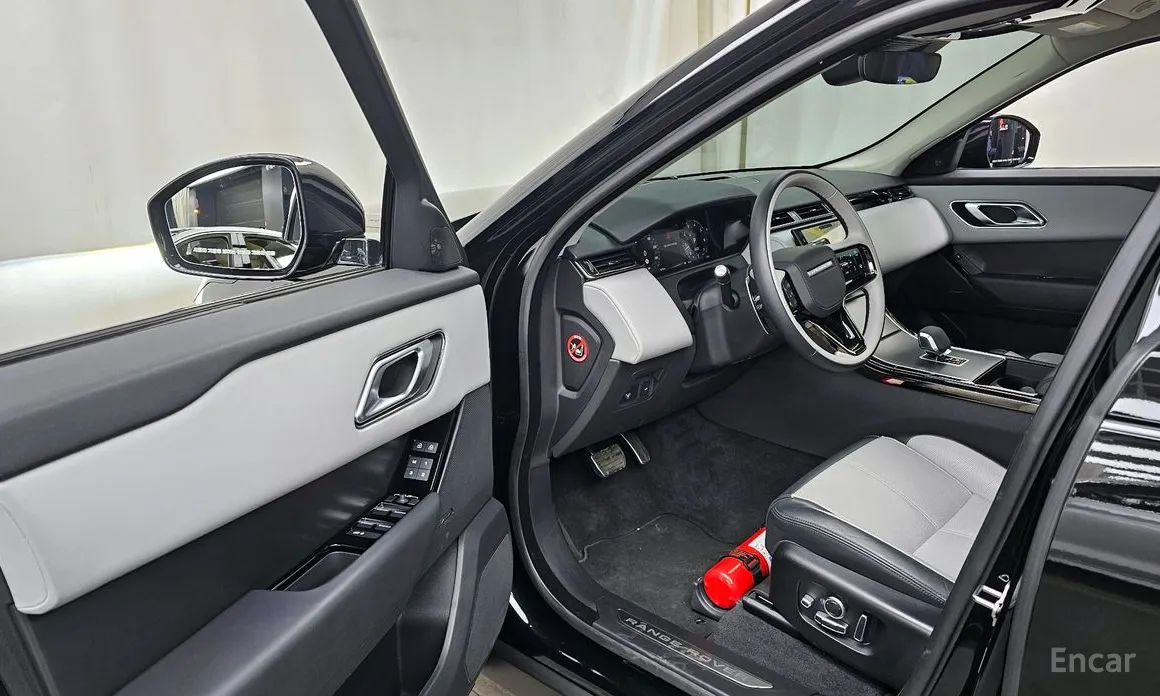 Фото 10 - Land Rover Range Rover Velar