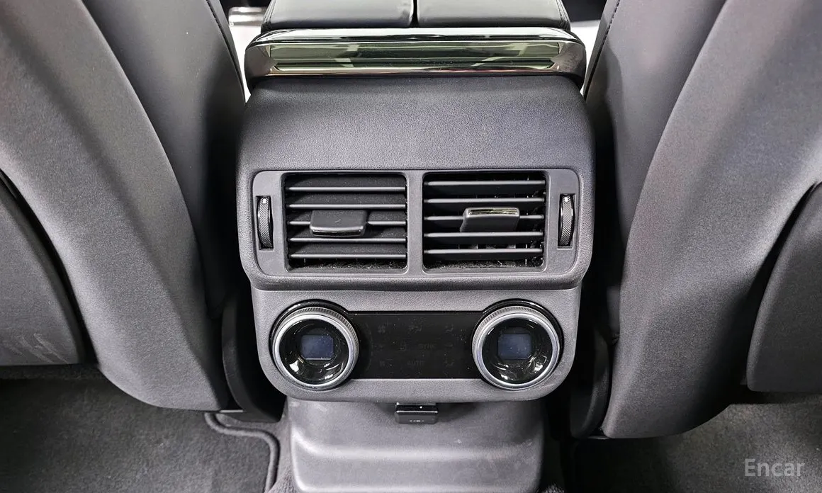 Фото 18 - Land Rover Range Rover Velar