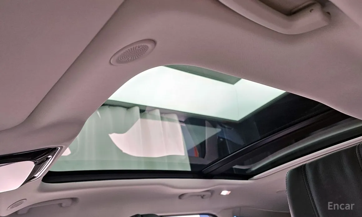 Фото 19 - Land Rover Range Rover Velar