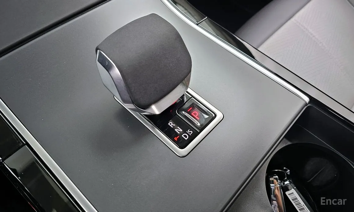 Фото 9 - Land Rover Range Rover Velar