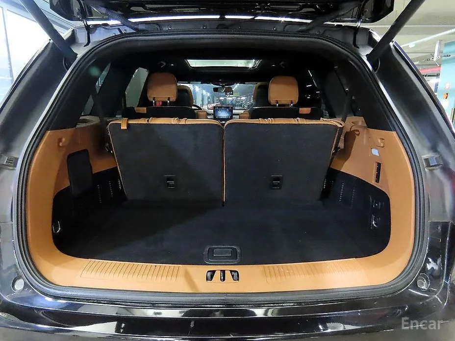 Фото 15 - Lincoln Aviator