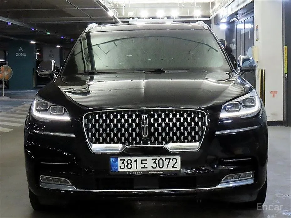 Фото 2 - Lincoln Aviator