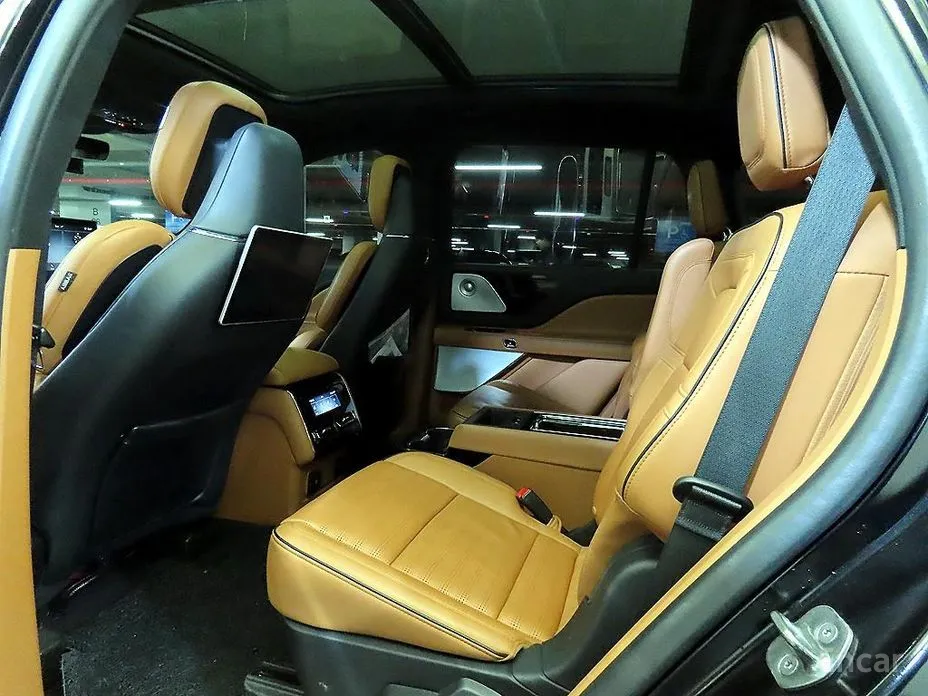 Фото 7 - Lincoln Aviator