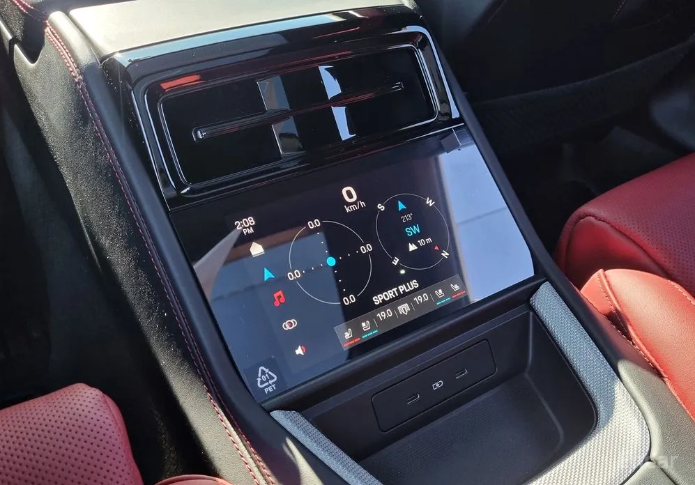 Фото 18 - Porsche Panamera