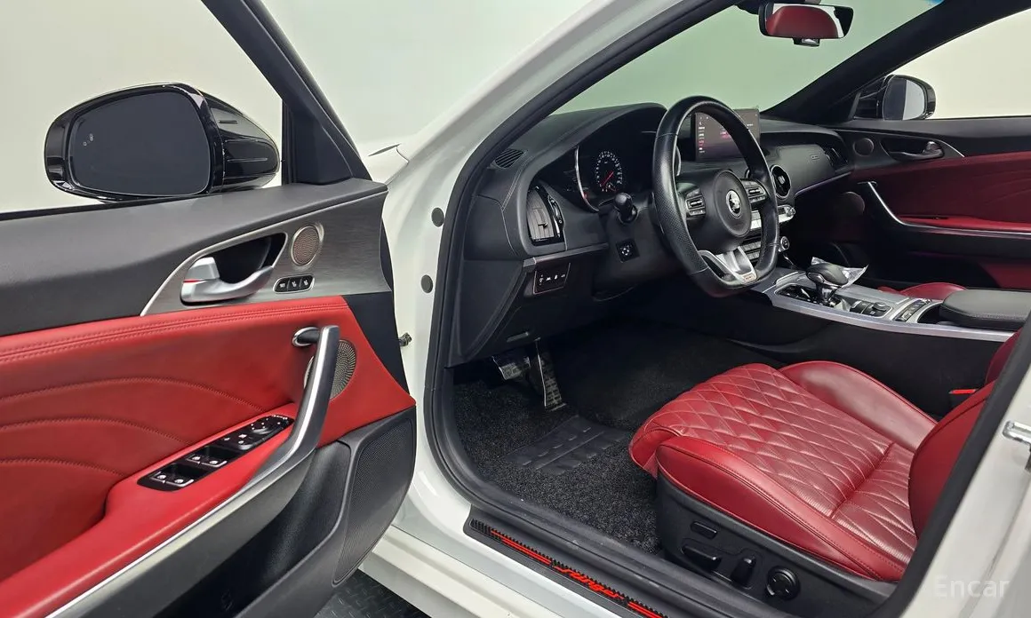 Фото 11 - Kia Stinger