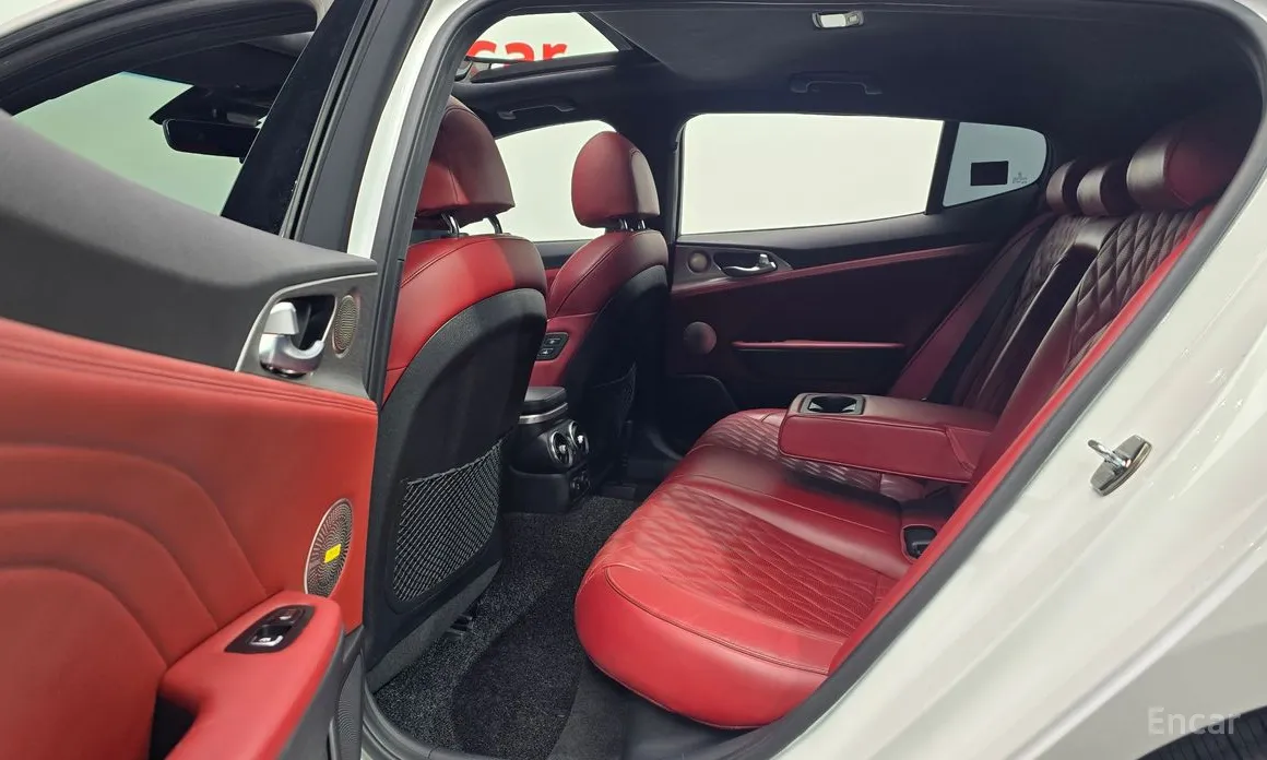 Фото 12 - Kia Stinger