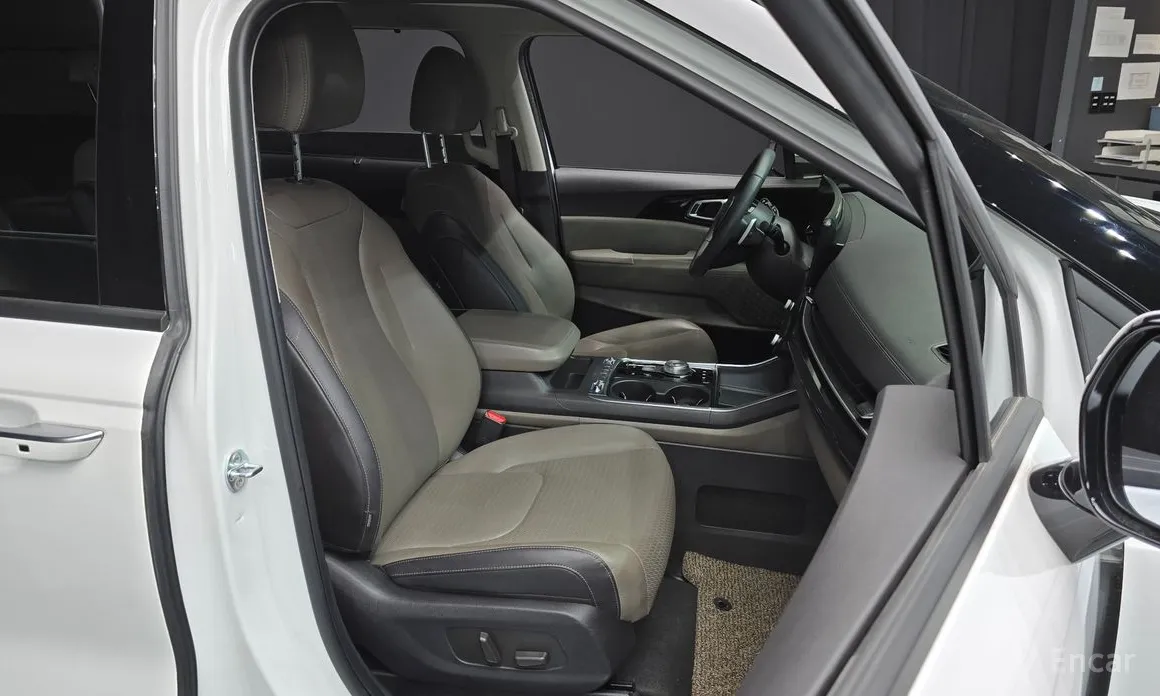 Фото 12 - Kia Carnival