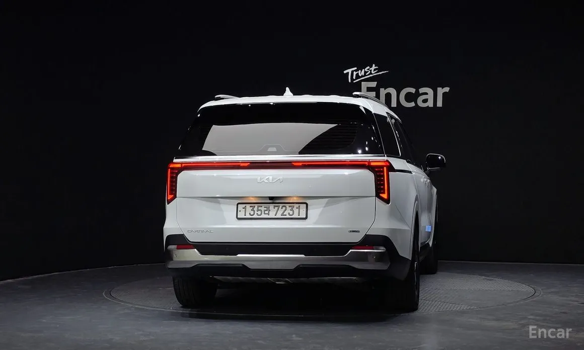 Фото 4 - Kia Carnival