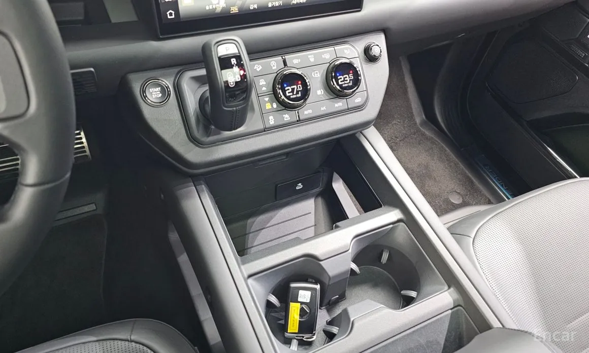 Фото 18 - Land Rover Defender