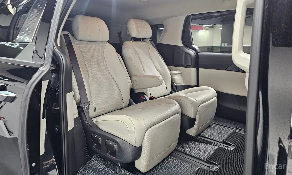 Фото 12 - Kia Carnival