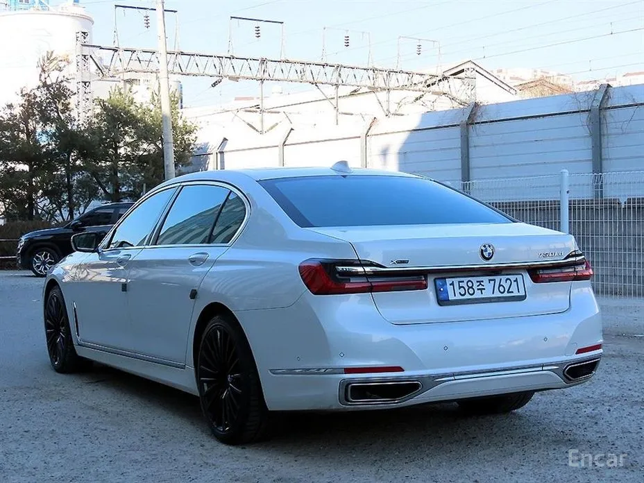 Фото 2 - BMW 7 Series