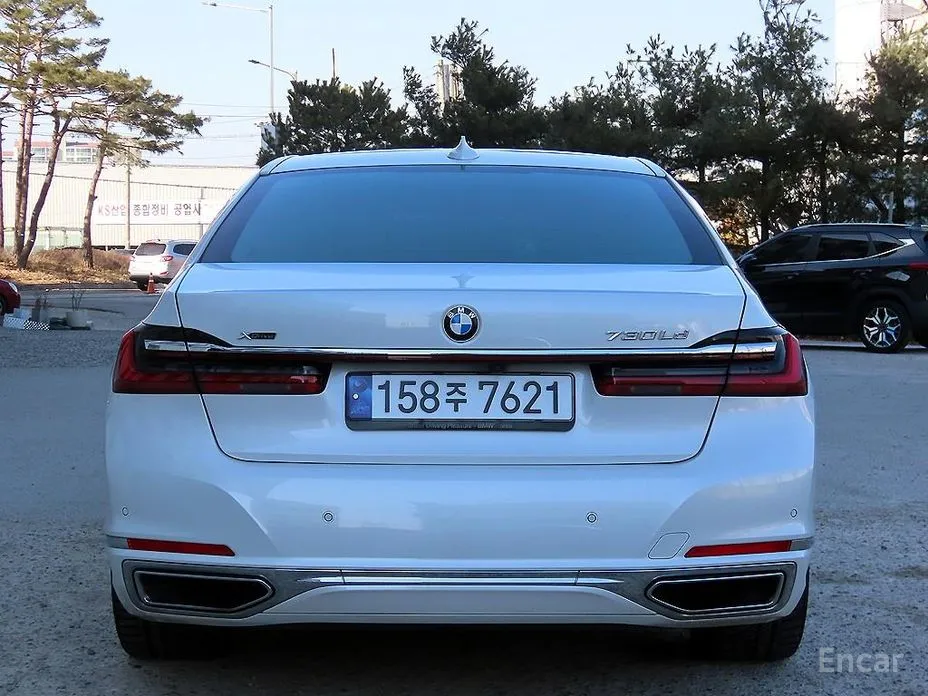 Фото 3 - BMW 7 Series